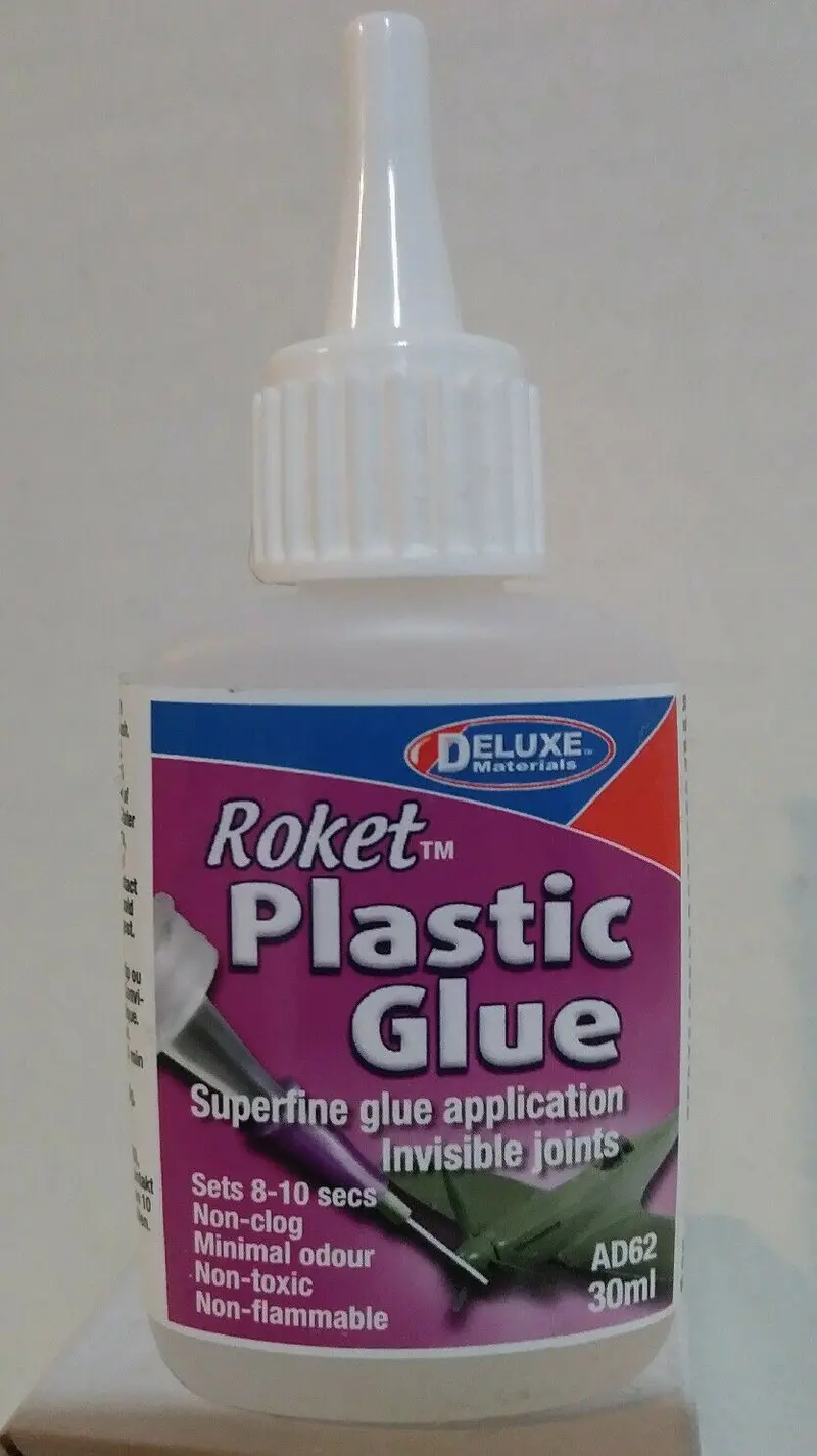 Roket Plastic Glue 30Ml 1